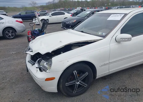 2003 Mercedes-Benz C 240 из США, поврежденный, VIN WDBRF81J63F366329